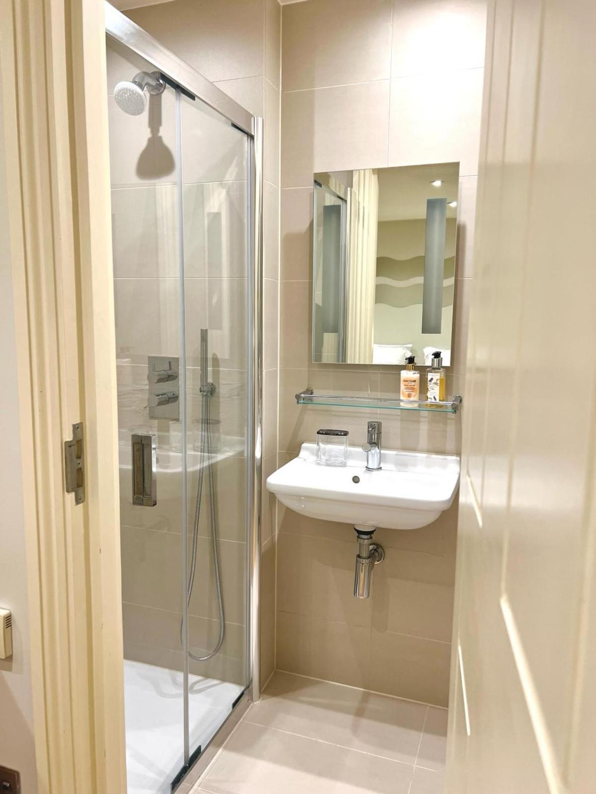 Georgiana'S Guesthouse London Room photo